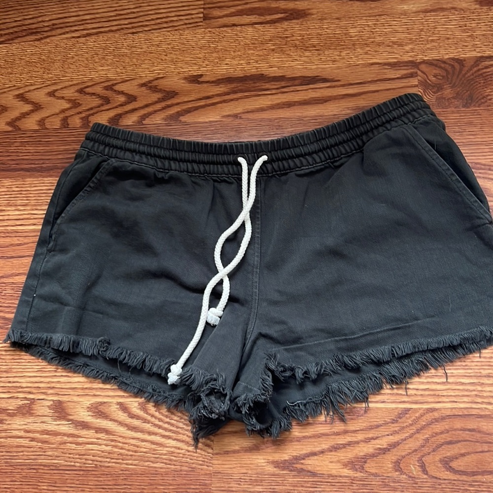 Black stretchy aerie shorts